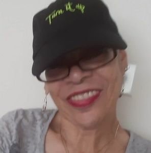 Meet your Posher, Denise